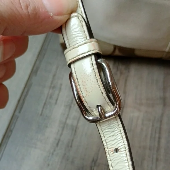 Coach Beige and White Crossbody Bag - Picture 4 of 16